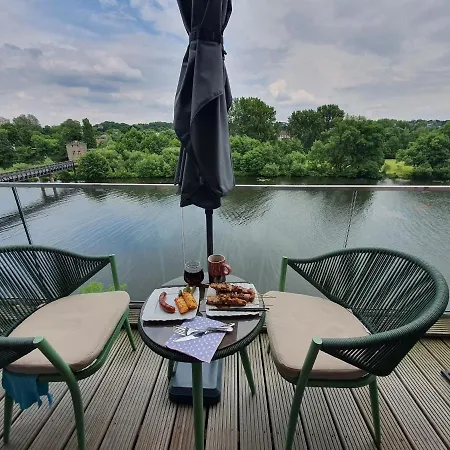 Waterfront In Apartment